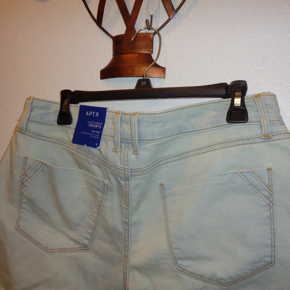 Apt. 9 Women's Jean Denim Shorts  Mid Rise  Size 12 NWT